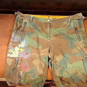 Da-Nang camo shorts
